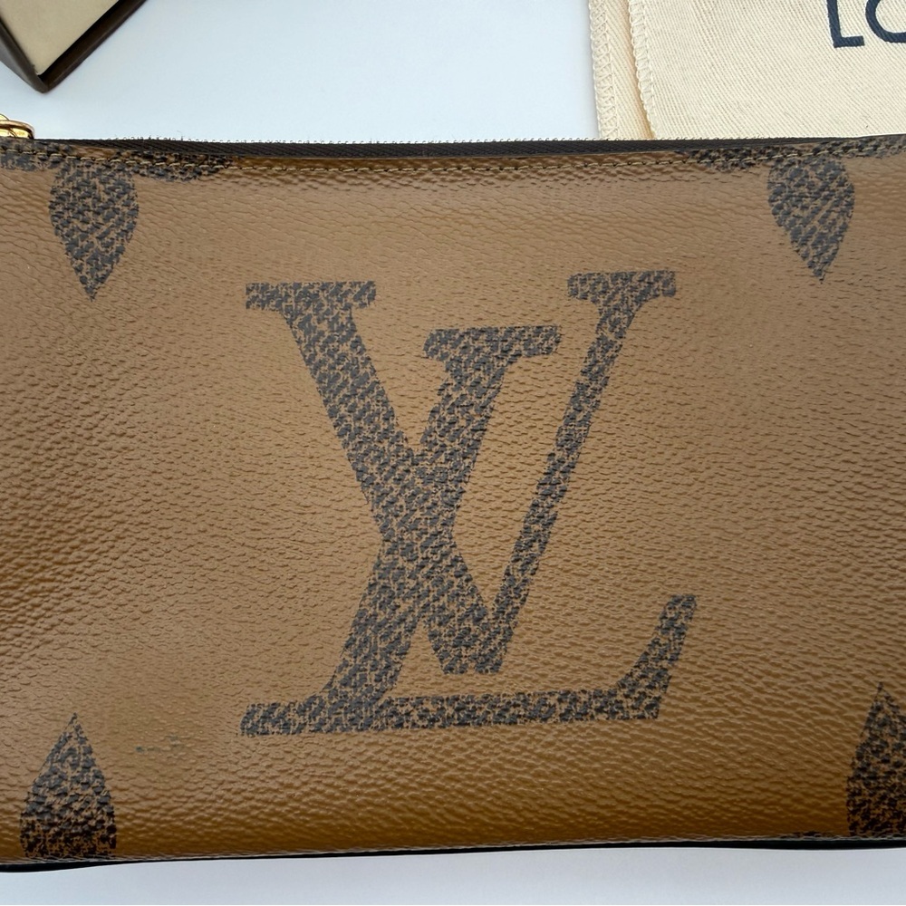Louis Vuitton Reverse Giant Double Zip Pochette - Picture 2 of 16